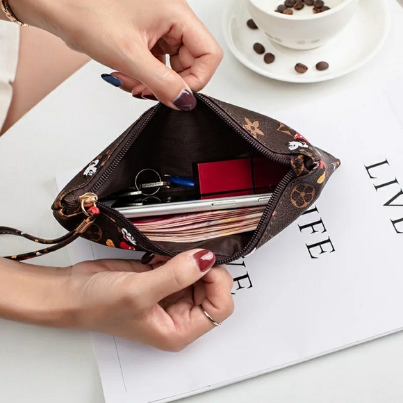 Disney theme coin bag. - Picture 2 of 3